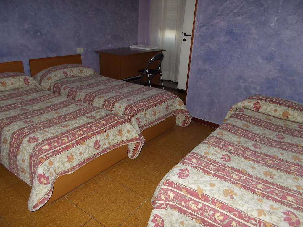 Albergo Stazione Бреша Стая снимка